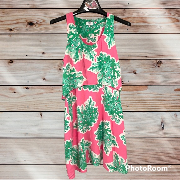 Crown & Ivy tropical print dress. - Picture 1 of 3